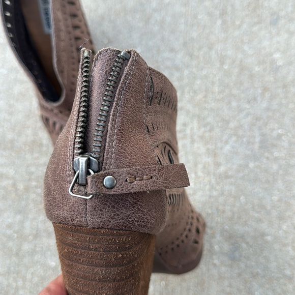 🎉Like New! Not Rated Chunky Sandals - Picture 4 of 4